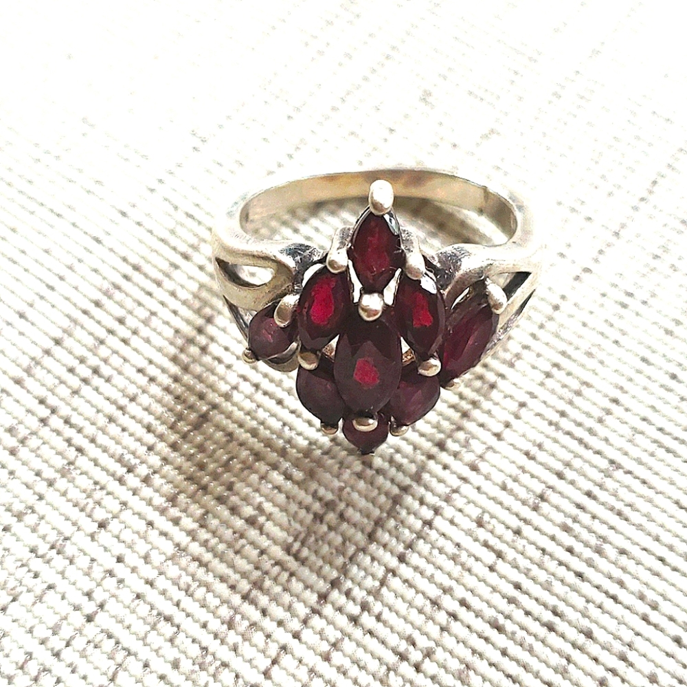 925 SS. Garnet marquis ring sz 8 Vintage